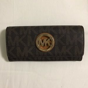 Michael Kors Classic Logo Wallet